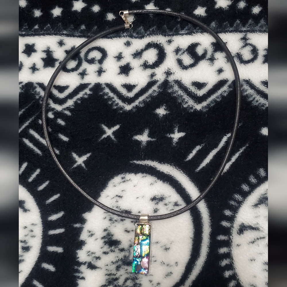 Elegant Multicolor Pendant Necklace